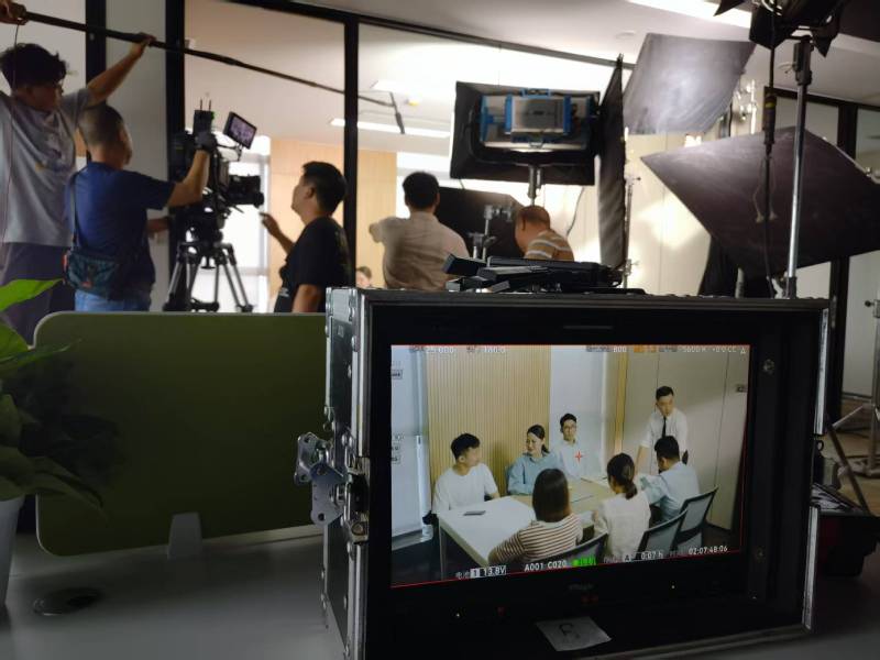 吉木萨尔县TVC拍摄公司：科技产品视觉化大师，诠释未来感与功能美学